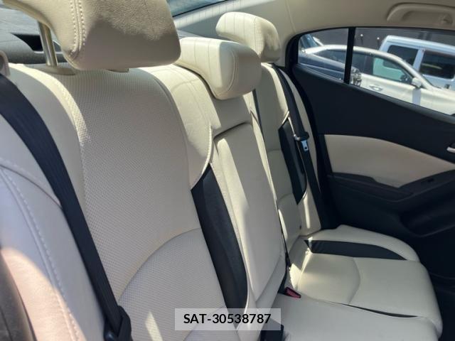 Mazda AXELA HYBRID 2013-12 8523681-11