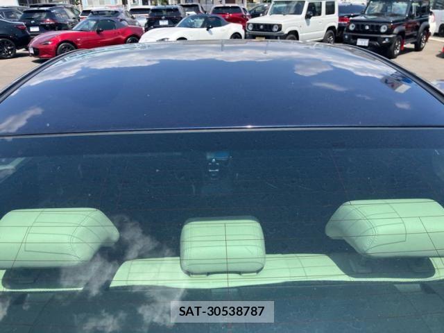Mazda AXELA HYBRID 2013-12 8523681-12