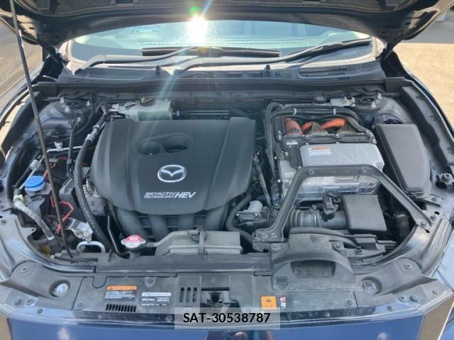 Mazda AXELA HYBRID 2013-12 8523681-15