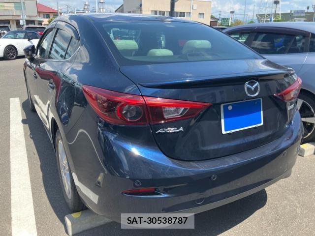 Mazda AXELA HYBRID 2013-12 8523681-1