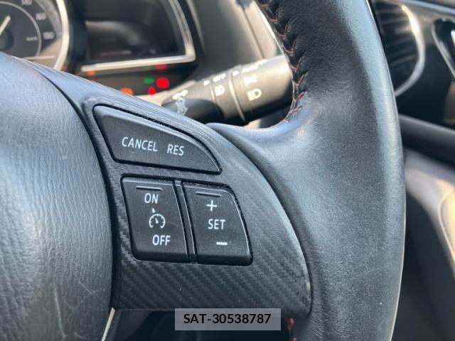 Mazda AXELA HYBRID 2013-12 8523681-20