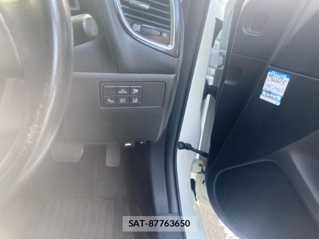 Mazda AXELA HYBRID 2015-12 8658126-13