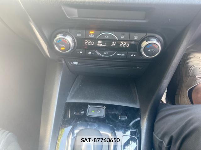 Mazda AXELA HYBRID 2015-12 8658126-15