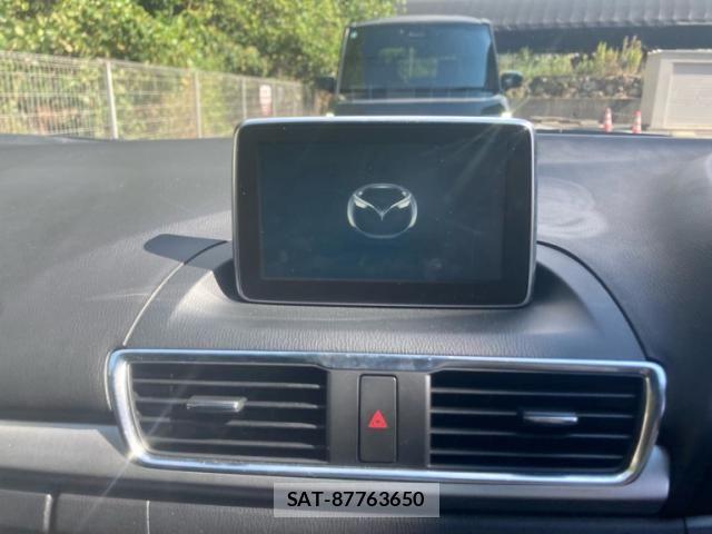 Mazda AXELA HYBRID 2015-12 8658126-16