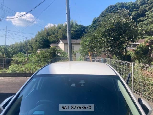 Mazda AXELA HYBRID 2015-12 8658126-3