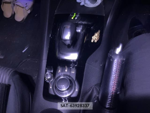 Mazda AXELA HYBRID 2013-12 8658128-18