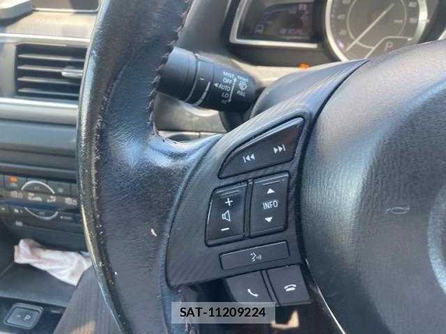 Mazda AXELA HYBRID 2013-12 8685203-13