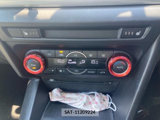 Mazda AXELA HYBRID 2013-12 8685203-16