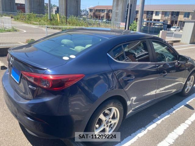 Mazda AXELA HYBRID 2013-12 8685203-4