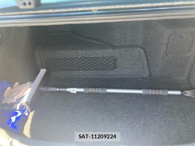 Mazda AXELA HYBRID 2013-12 8685203-7