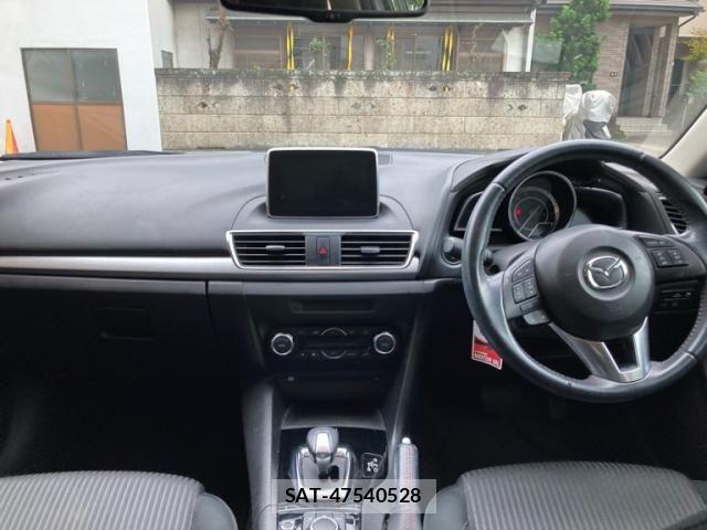 Mazda AXELA HYBRID 2014-08 8878795-12