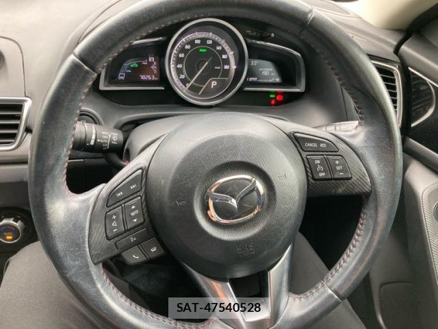 Mazda AXELA HYBRID 2014-08 8878795-13