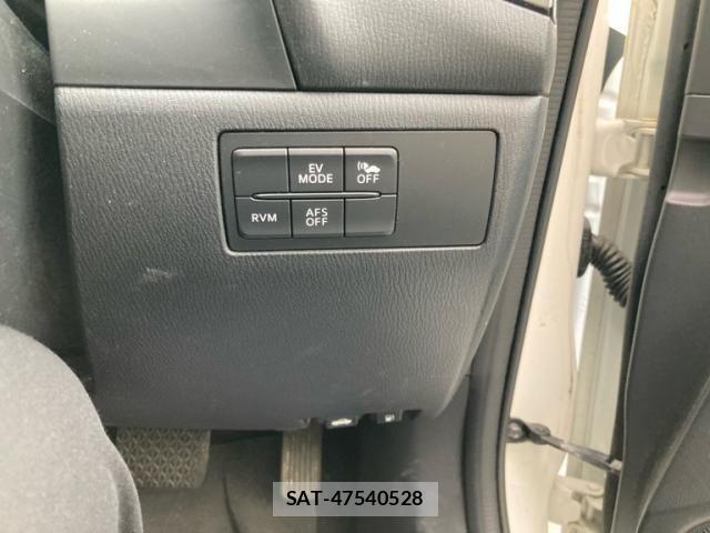 Mazda AXELA HYBRID 2014-08 8878795-16