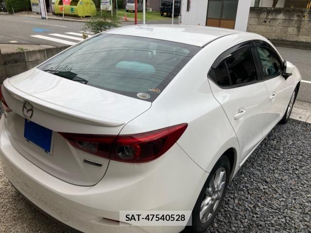 Mazda AXELA HYBRID 2014-08 8878795-2
