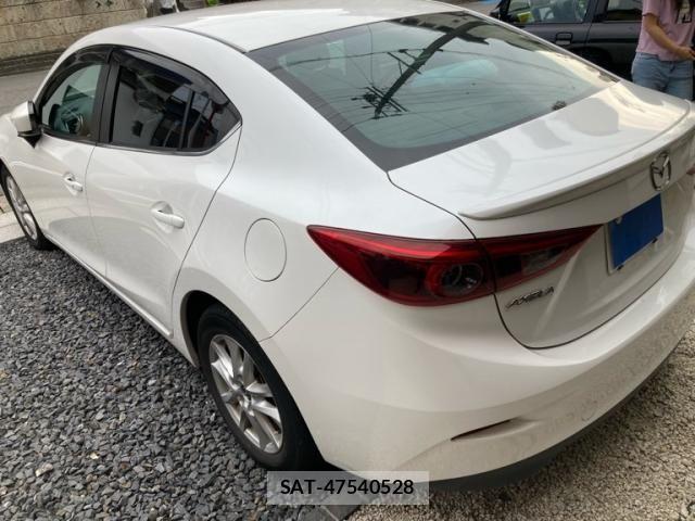 Mazda AXELA HYBRID 2014-08 8878795-3