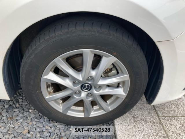Mazda AXELA HYBRID 2014-08 8878795-4