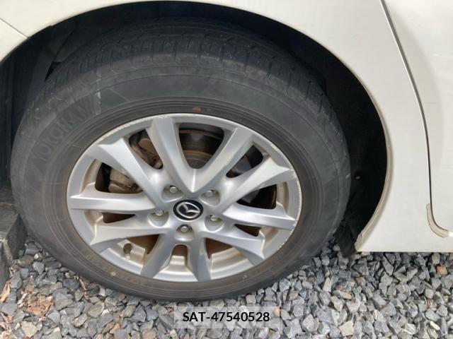 Mazda AXELA HYBRID 2014-08 8878795-5