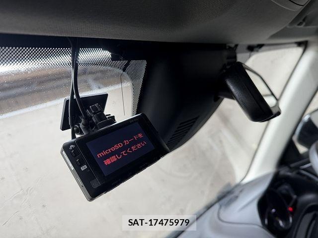 Mazda AXELA 2017-03 3903828-25