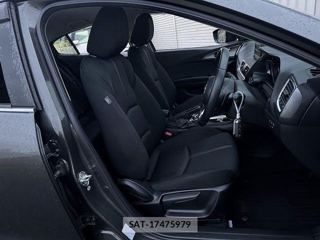 Mazda AXELA 2017-03 3903828-3