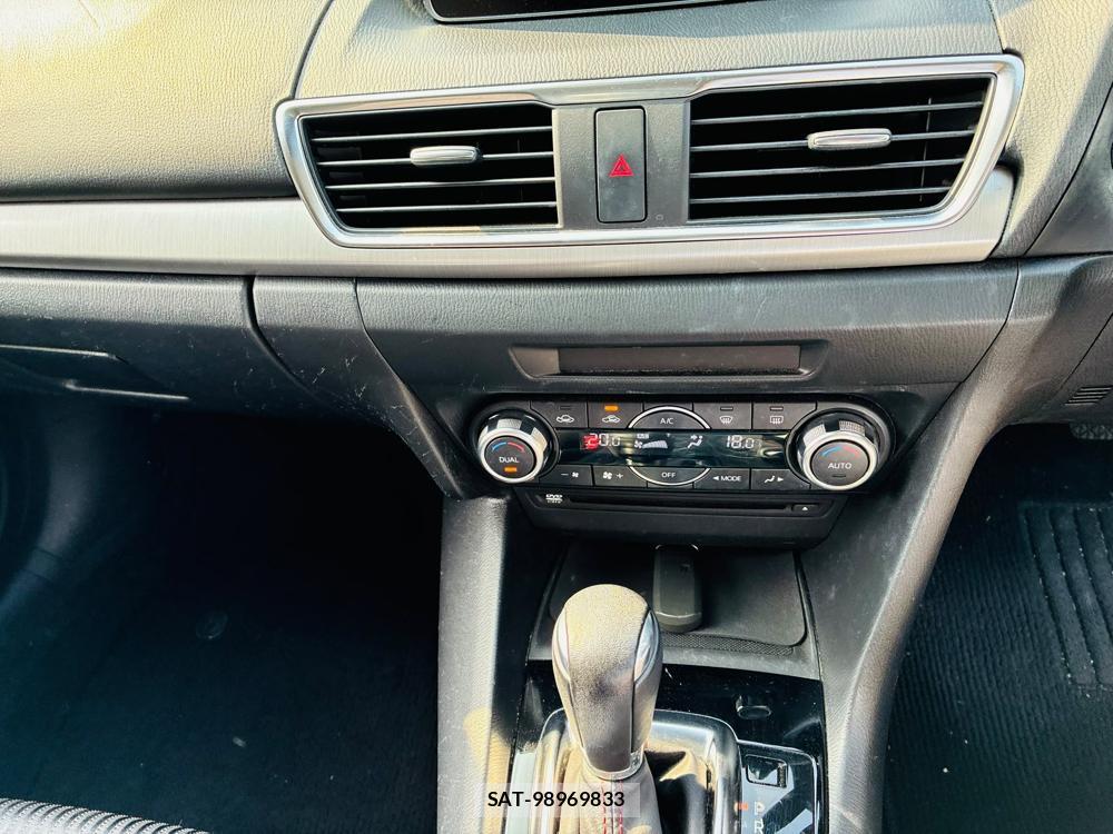 Mazda AXELA 2015-09 8119962-18