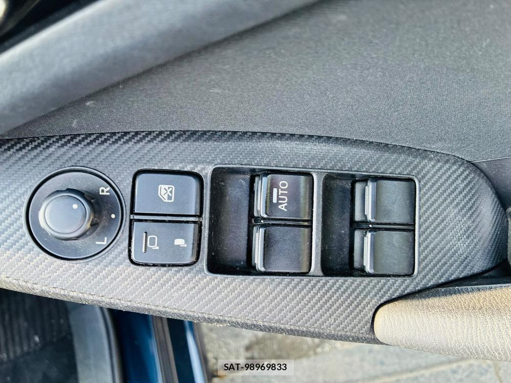 Mazda AXELA 2015-09 8119962-20