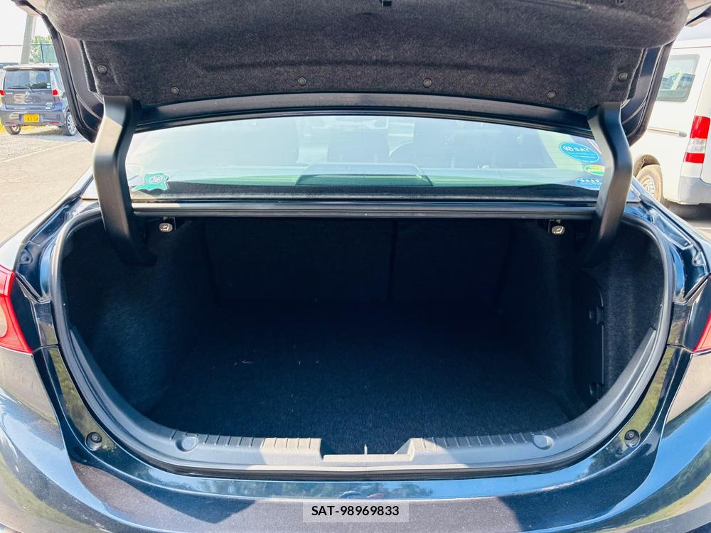 Mazda AXELA 2015-09 8119962-23