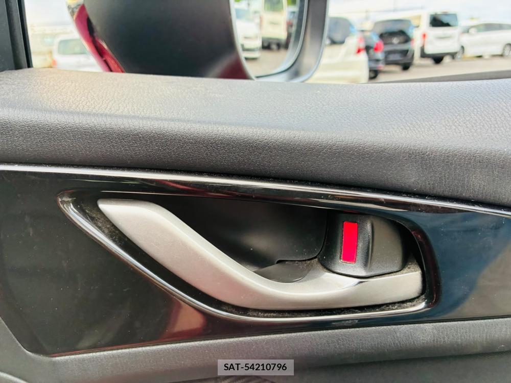 Mazda AXELA 2015-07 8119960-19
