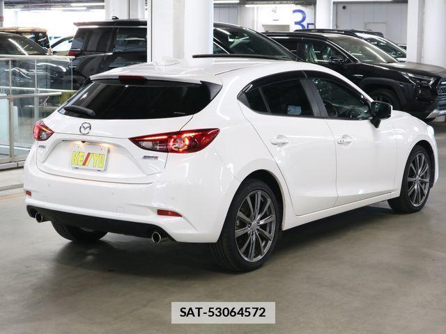 Mazda AXELA SPORT 2018-04 2006547-1