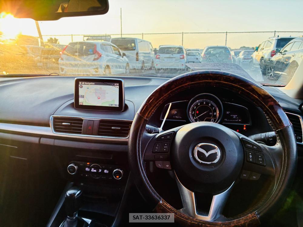 Mazda AXELA SPORT 2015-02 7687995-13