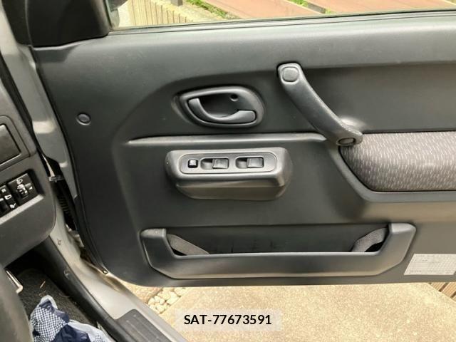 Mazda AZ-OFFROAD 2009-11 7249871-12