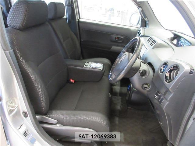 Toyota BB 2011-10 4038768-18