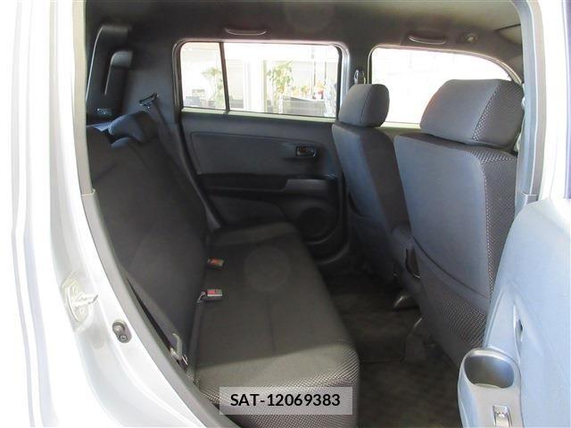Toyota BB 2011-10 4038768-19