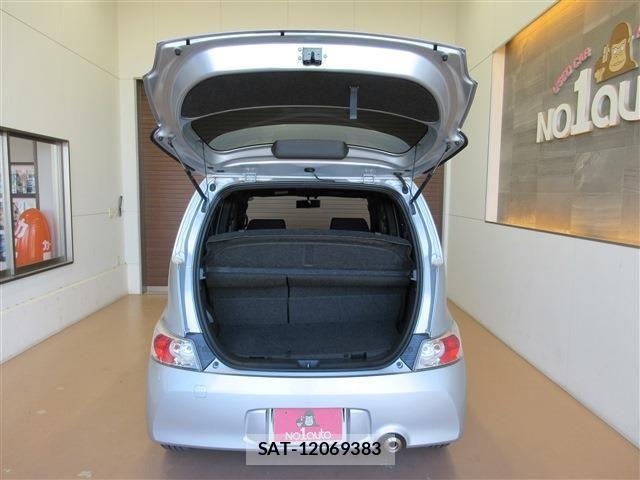 Toyota BB 2011-10 4038768-20