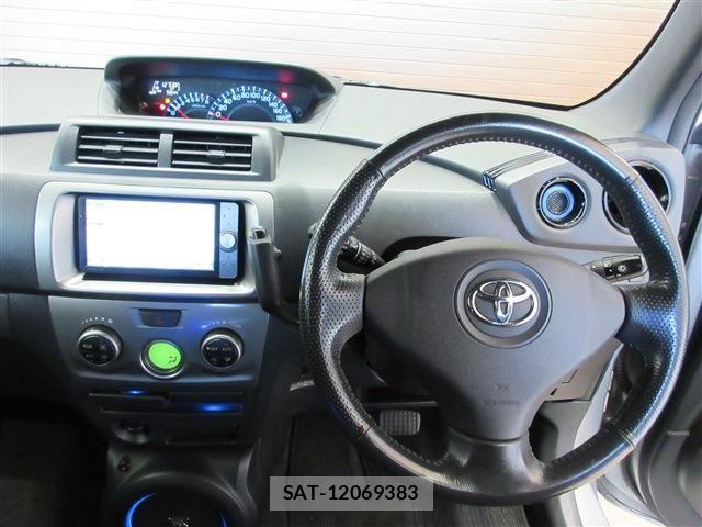 Toyota BB 2011-10 4038768-8