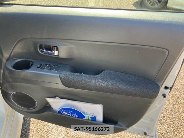 Toyota BB 2013-05 4930640-8