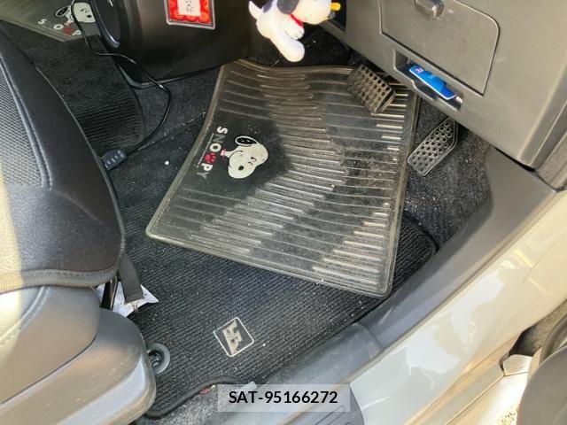 Toyota BB 2013-05 4930640-9