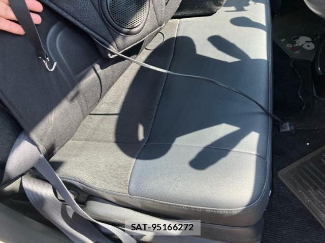 Toyota BB 2013-05 4930640-10