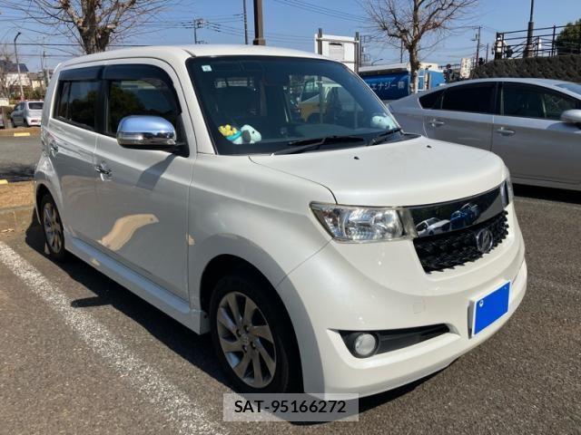 Toyota BB 2013-05 4930640-1