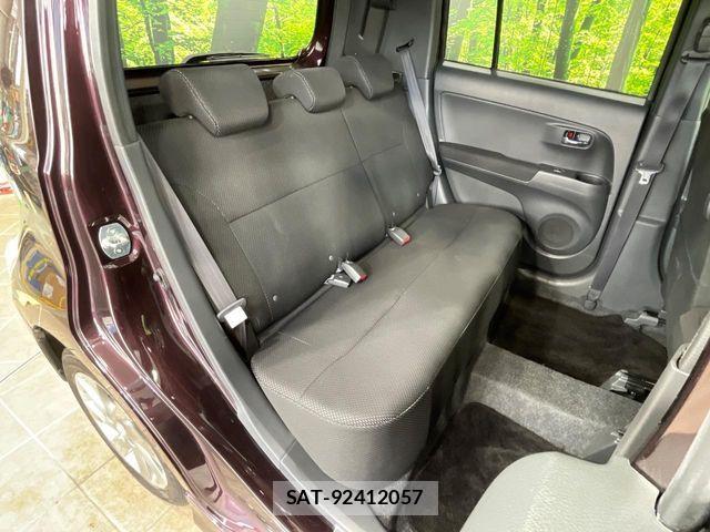 Toyota BB 2013-05 6715702-8