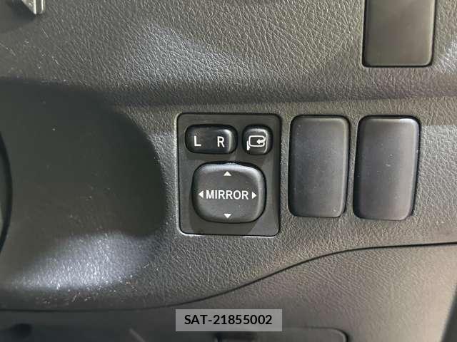 Toyota BB 2009-10 6902422-11