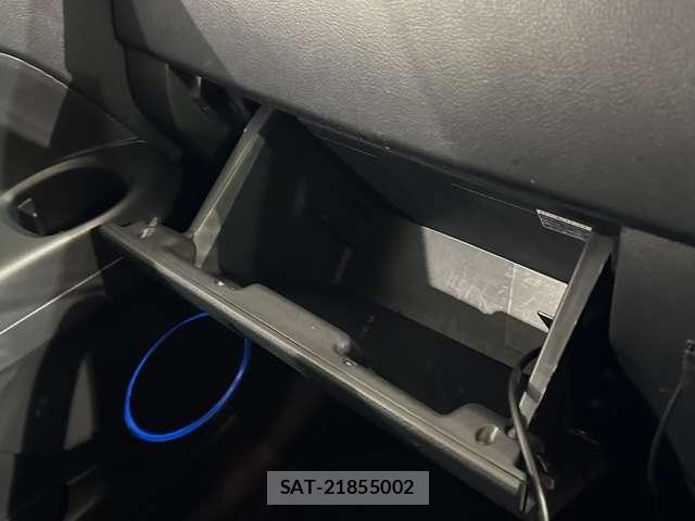 Toyota BB 2009-10 6902422-16