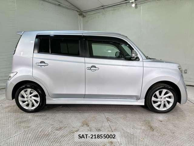 Toyota BB 2009-10 6902422-3