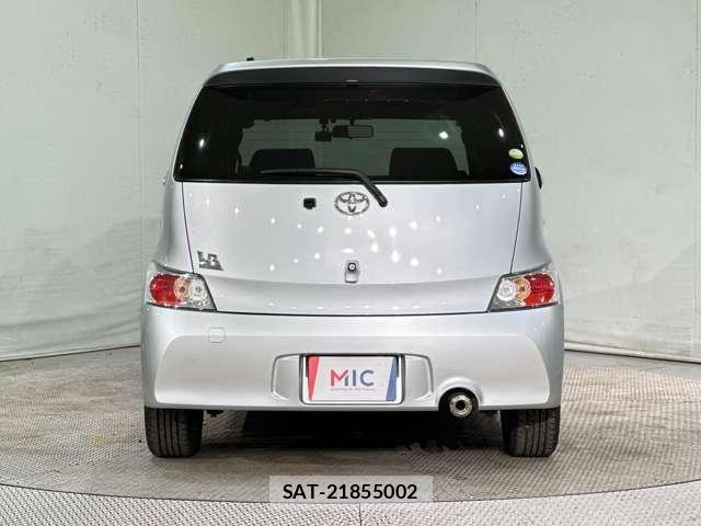Toyota BB 2009-10 6902422-5