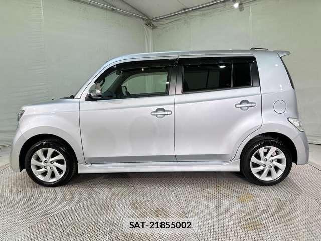 Toyota BB 2009-10 6902422-7
