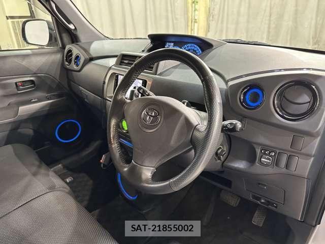 Toyota BB 2009-10 6902422-8