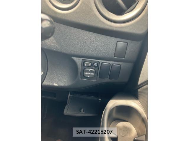 Toyota BB 2009-09 7020062-13