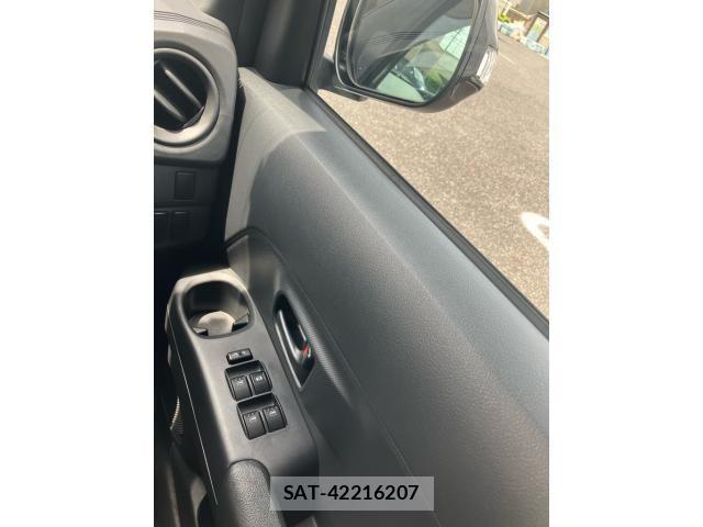 Toyota BB 2009-09 7020062-14