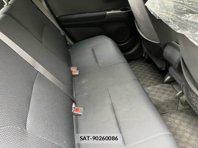 Toyota BB 2006-01 7057549-13