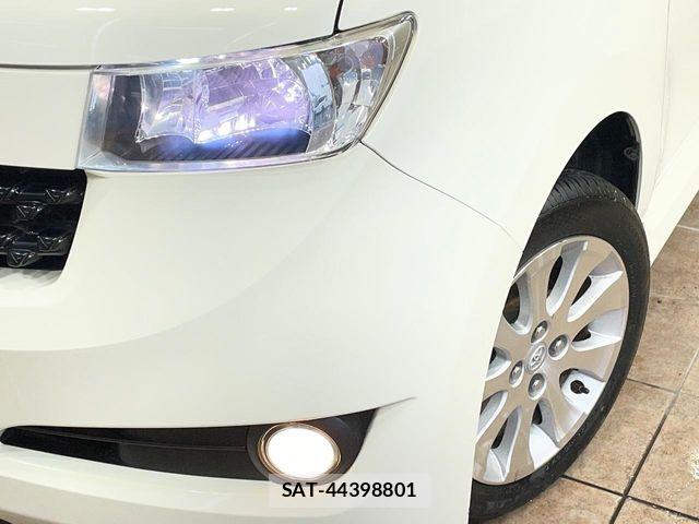 Toyota BB 2009-07 7215153-11