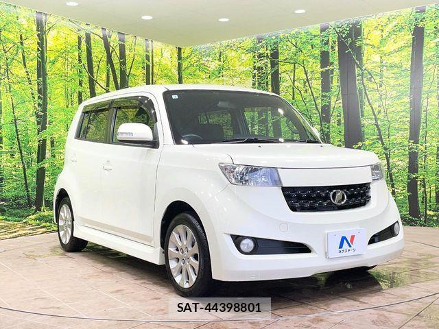 Toyota BB 2009-07 7215153-15